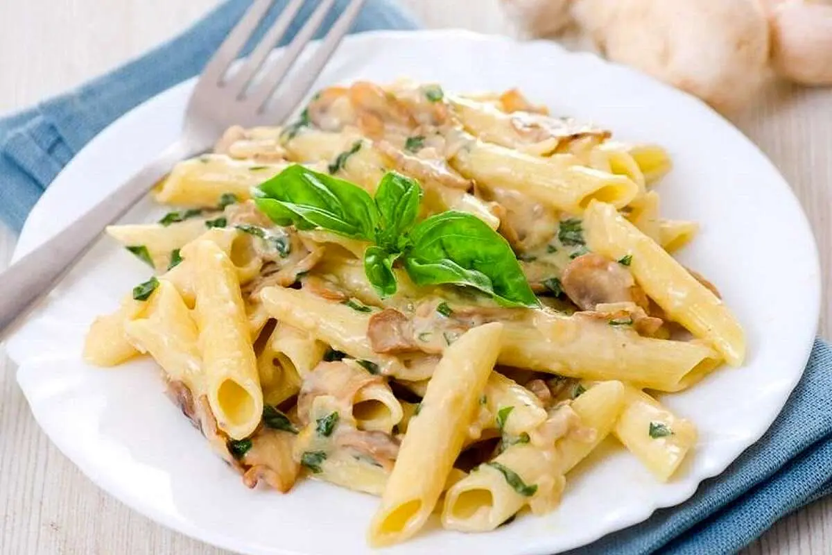 طرز تهیه پاستا آلفردو رژیمی بدون کره و خامه