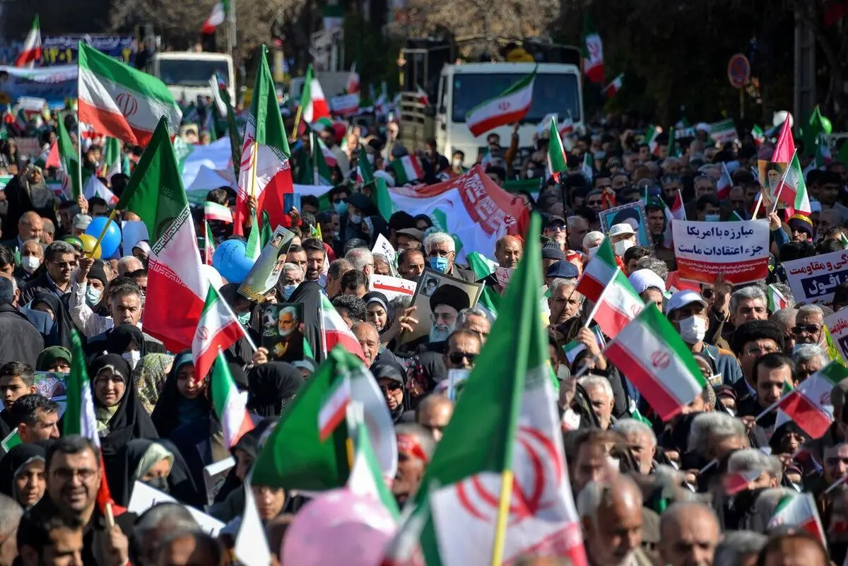 بی‌حجاب‌های شرکت کننده در راهپیمایی ۲۲ بهمن هم متدینند هم انقلابی