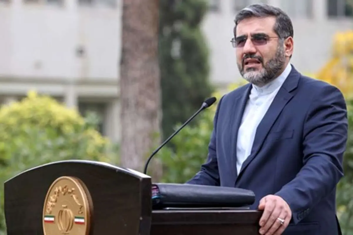 وزیر ارشاد: چه اشکالی دارد هنرمندی که کارش پر رونق است، مالیات بدهد؟