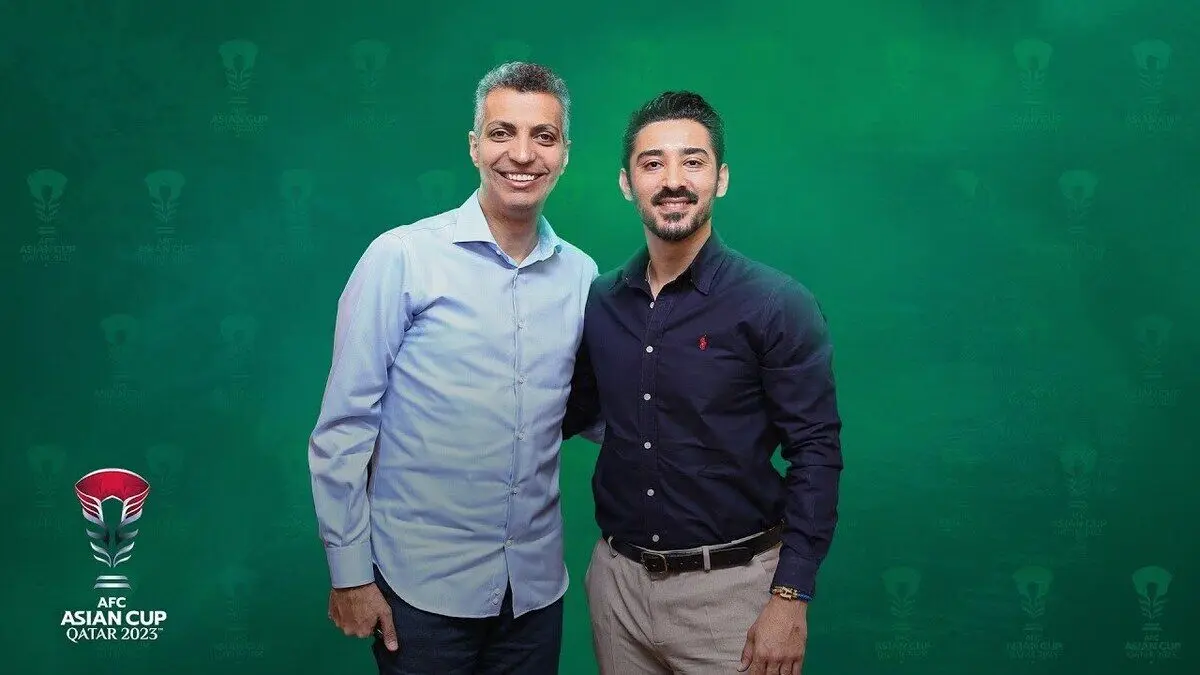 (عکس) هدیه خاص عادل فردوسی‌پور برای قوچان‌نژاد