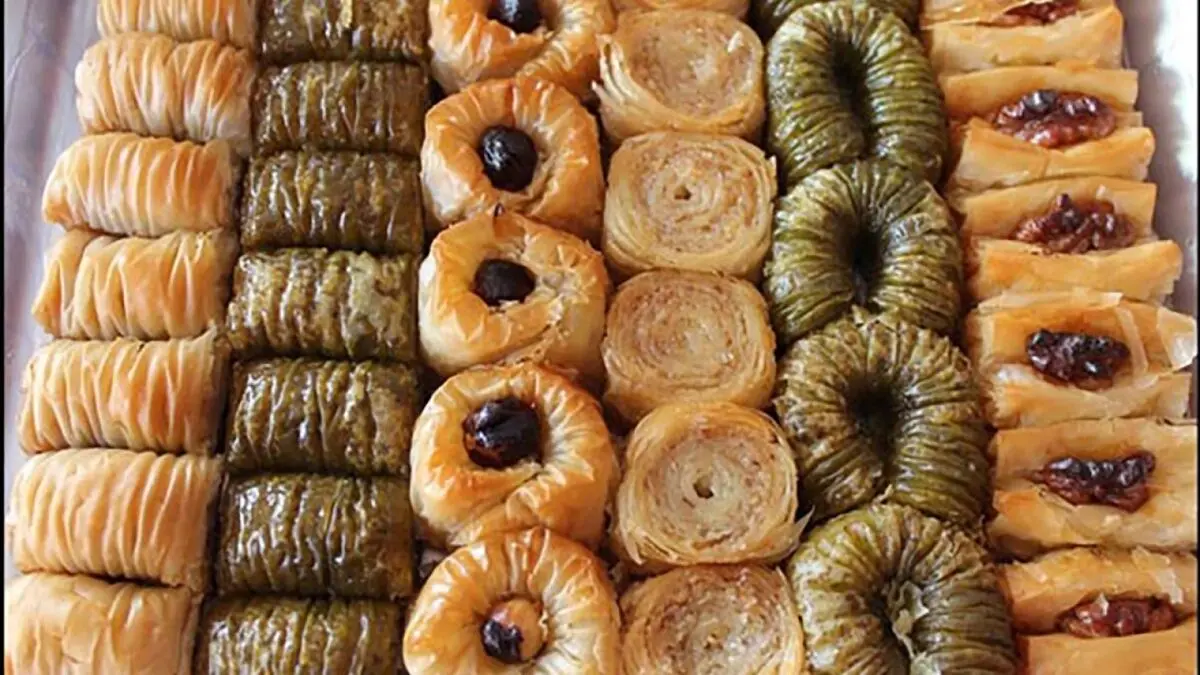 (ویدیو) طرز تهیه یک باقلوای اصیل با خمیر یوفکا