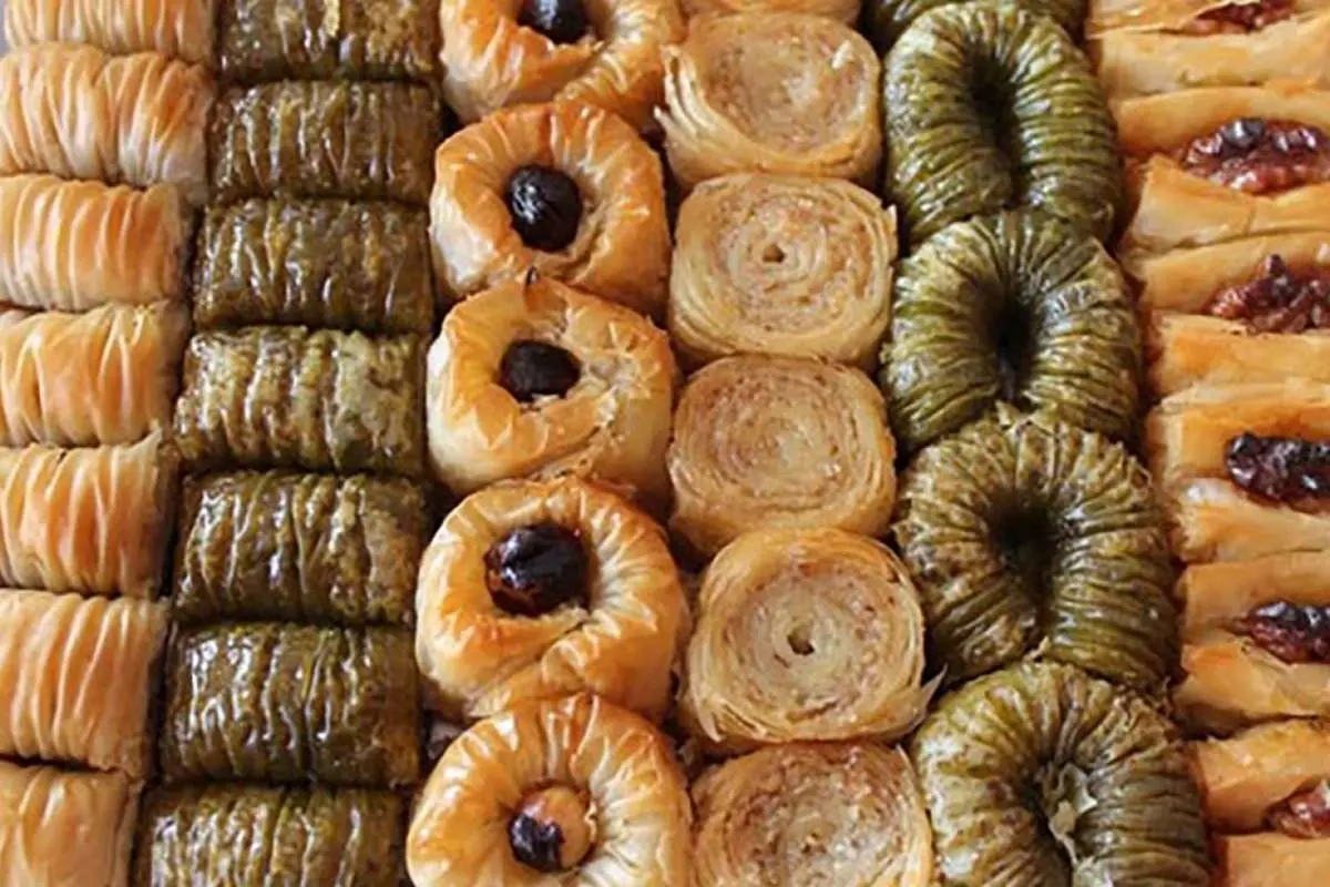 (ویدیو) طرز تهیه یک باقلوای اصیل با خمیر یوفکا