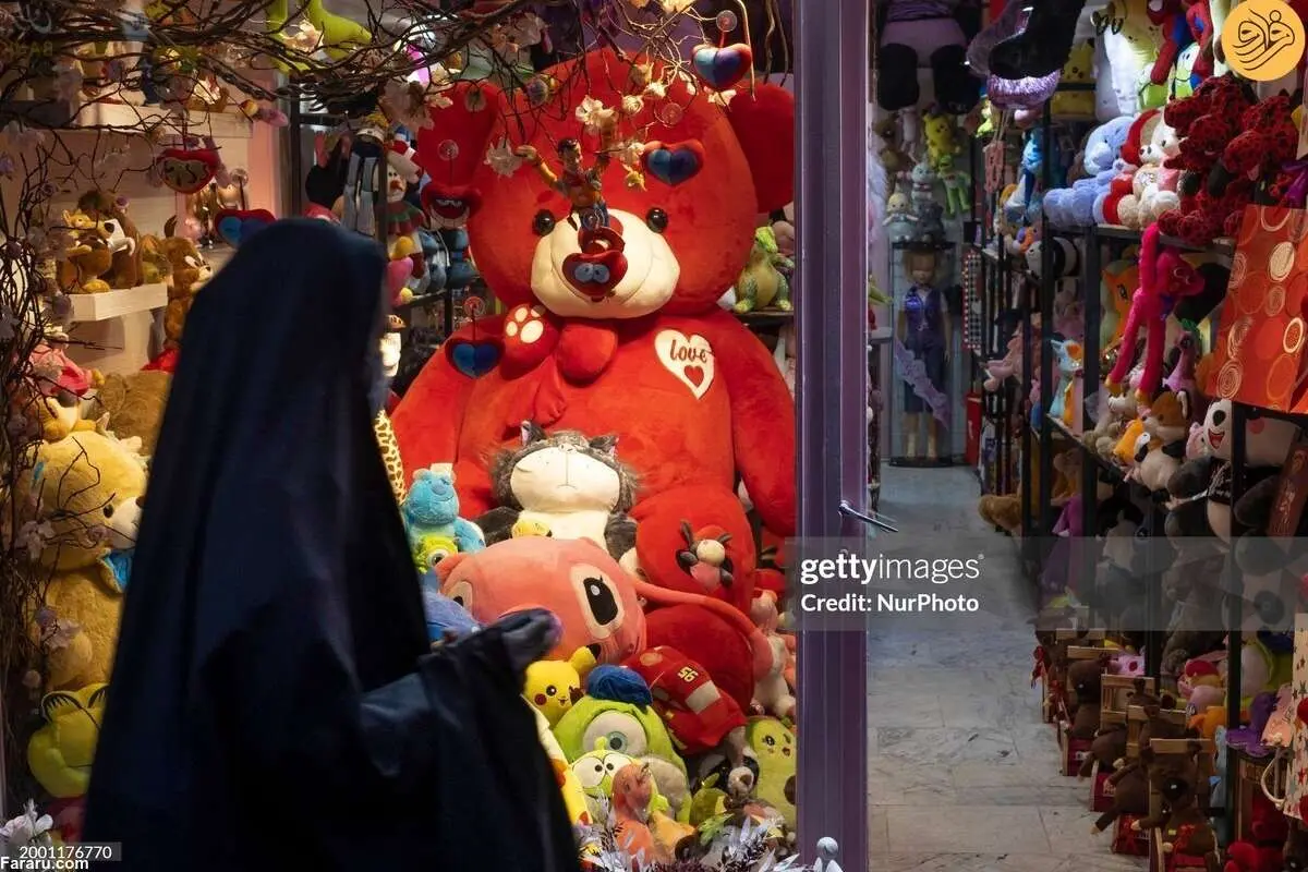 (تصاویر) حال و هوای ولنتاین در تهران