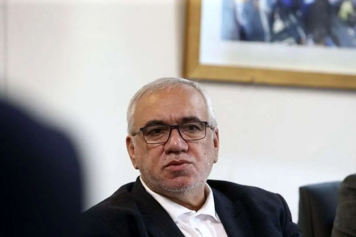فتح الله زاده: بچه های کمپ از نکونام عاصی اند!
