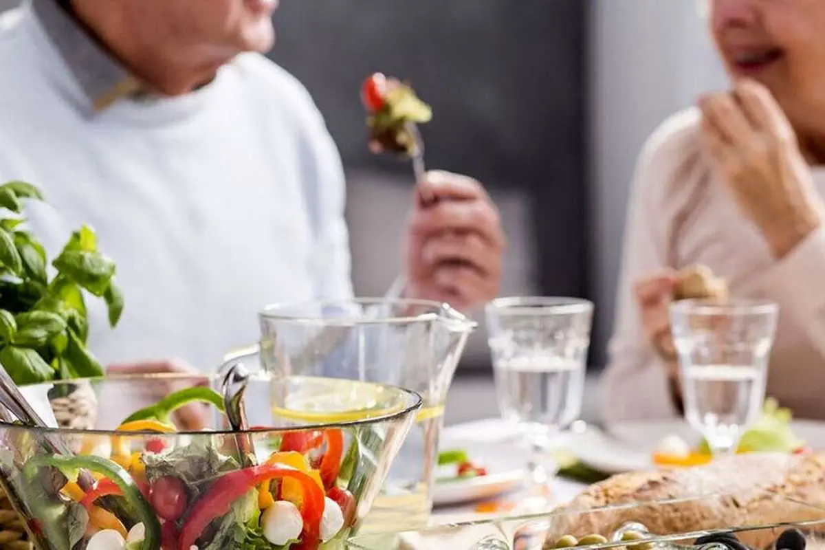 با این غذاها پیر نمیشوید