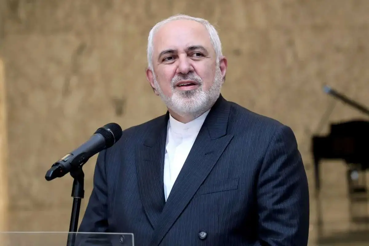 ظریف: از هر ۱۰ دانشجویی که میبینم، ۵ نفر میخواهند از کشور بروند