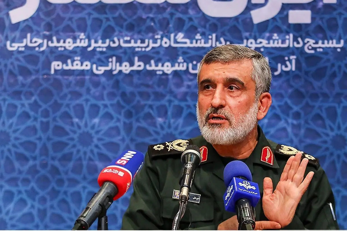 سردار حاجی زاده: آمریکا چون می‌داند توان مقابله با قدرت ایران را ندارد، می‌گوید سرجنگ نداریم
