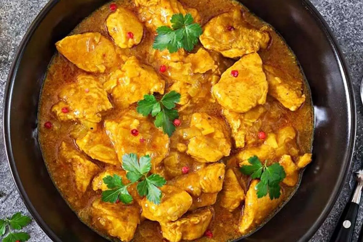 راز خوشمزه شدن خورشت مرغ
