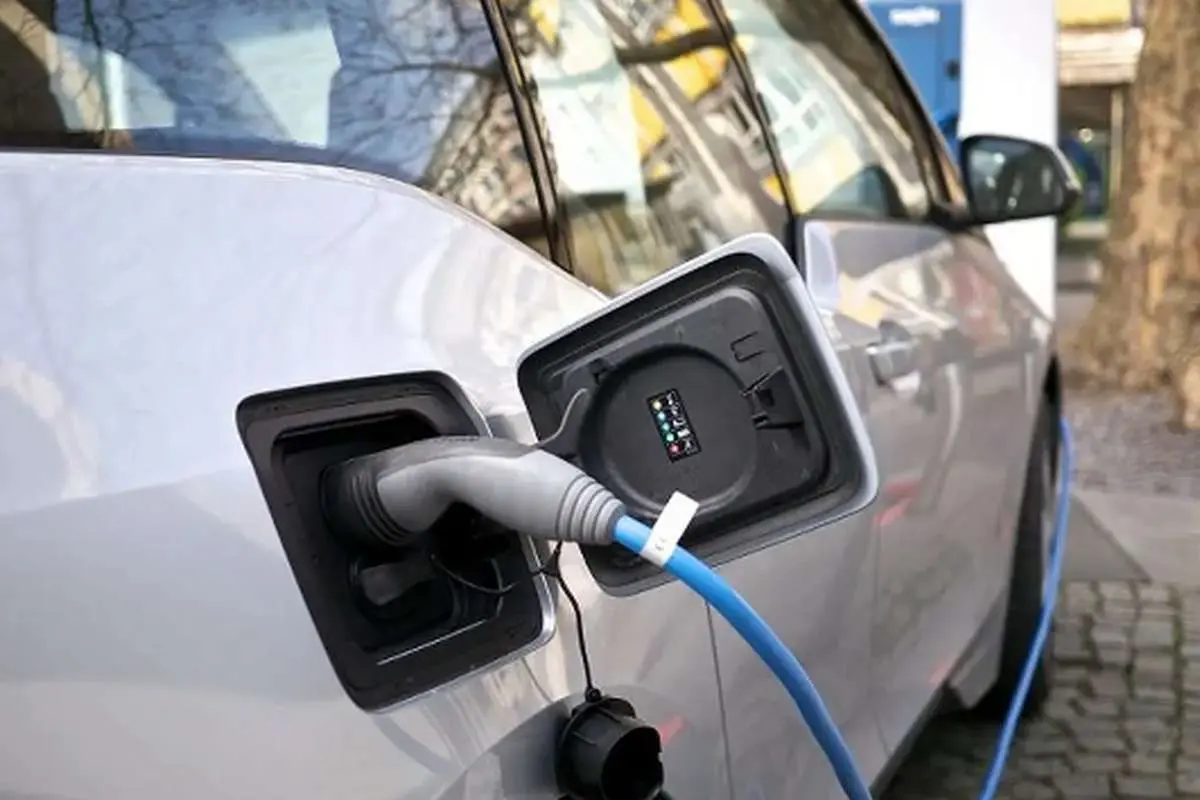 مدیرعامل شرکت توانیر: تعرفه برق خودروهای برقی تجاری است؛ به دنبال توسعه زیرساخت ها هستیم