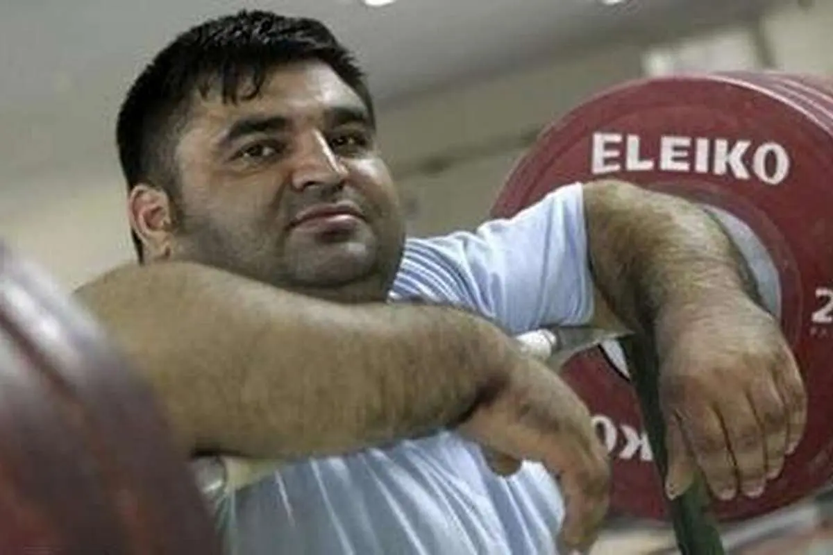 حسین رضازاده راهی بیمارستان شد