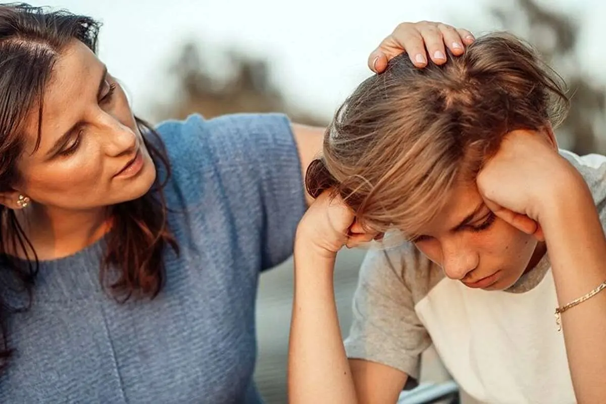 چگونه به دوستی که با مشکلات روحی درگیر است کمک کنیم؟