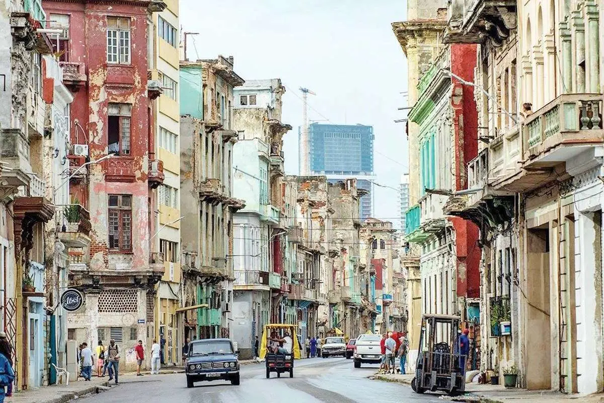 فرمول ورشکستگی یک کشور؛ کوباییها با پای خود رای میدهند!