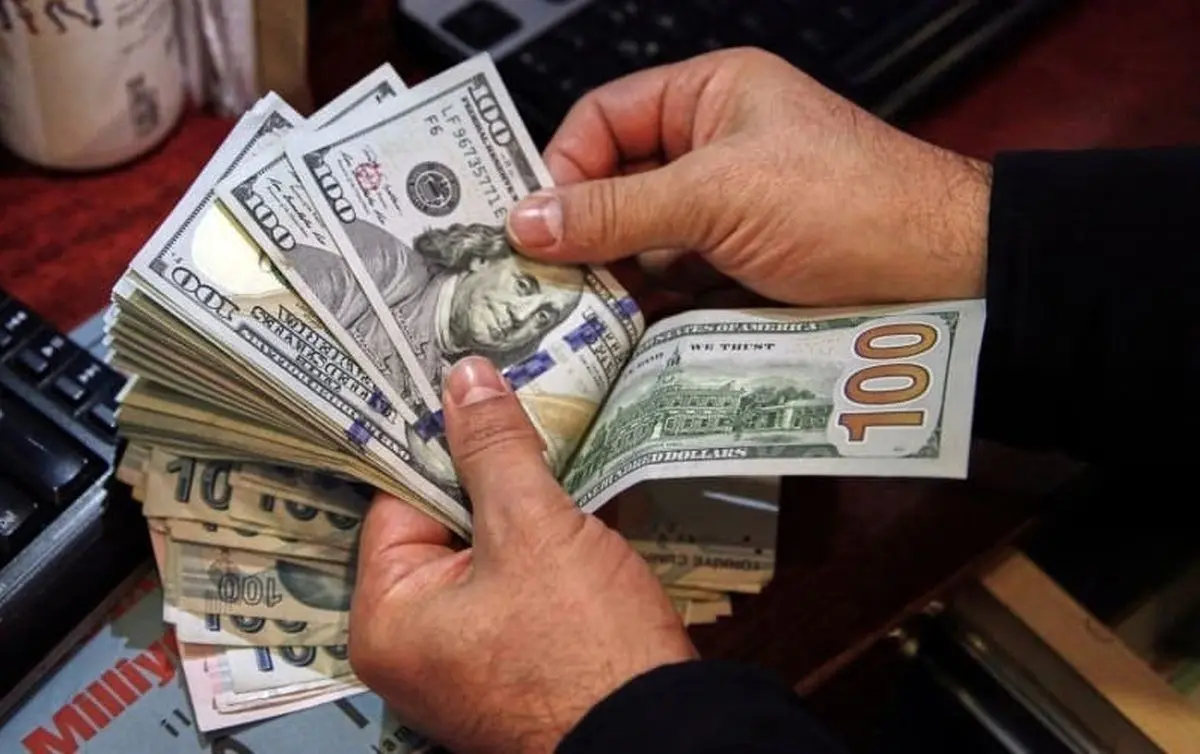 مردی با شنود همسرش بیش از یک و نیم میلیون دلار به جیب زد