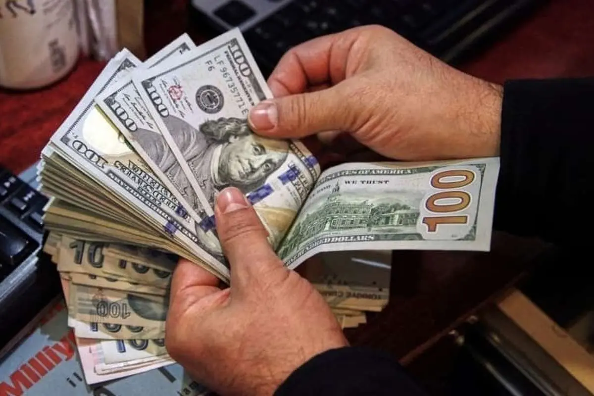 مردی با شنود همسرش بیش از یک و نیم میلیون دلار به جیب زد