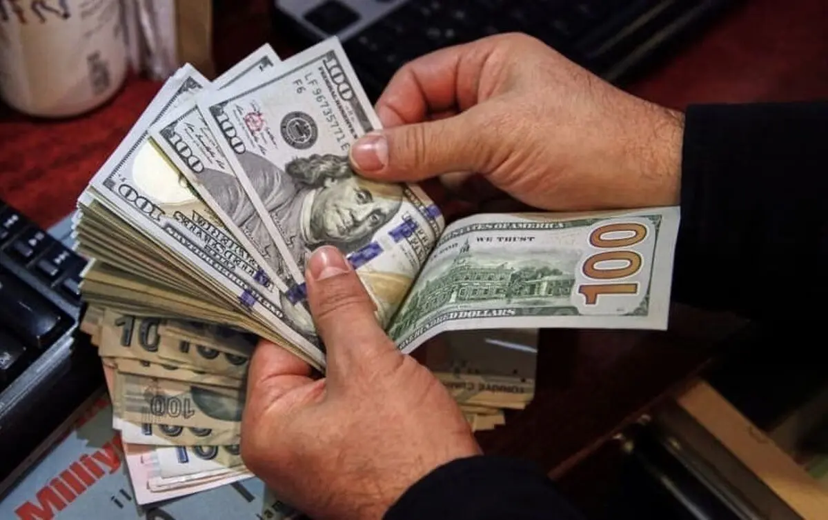مردی با شنود همسرش بیش از یک و نیم میلیون دلار به جیب زد