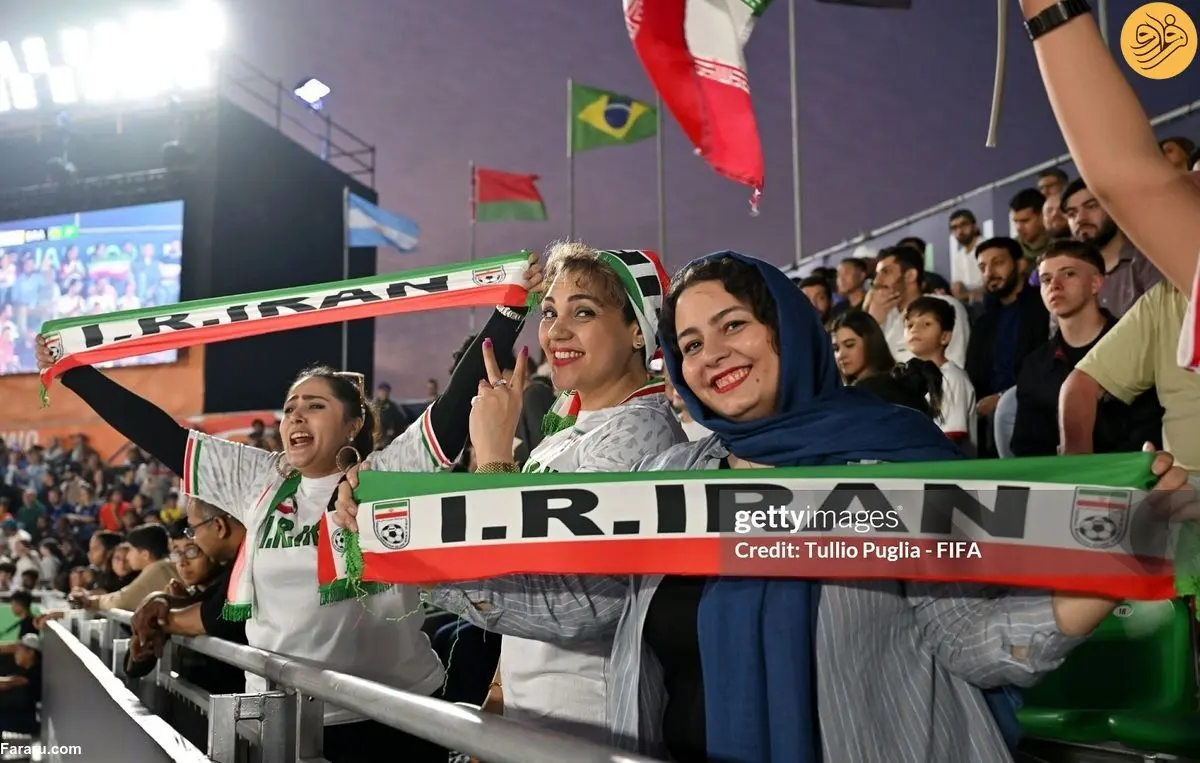(تصاویر) تماشاگران ایرانی در جام جهانی فوتبال ساحلی