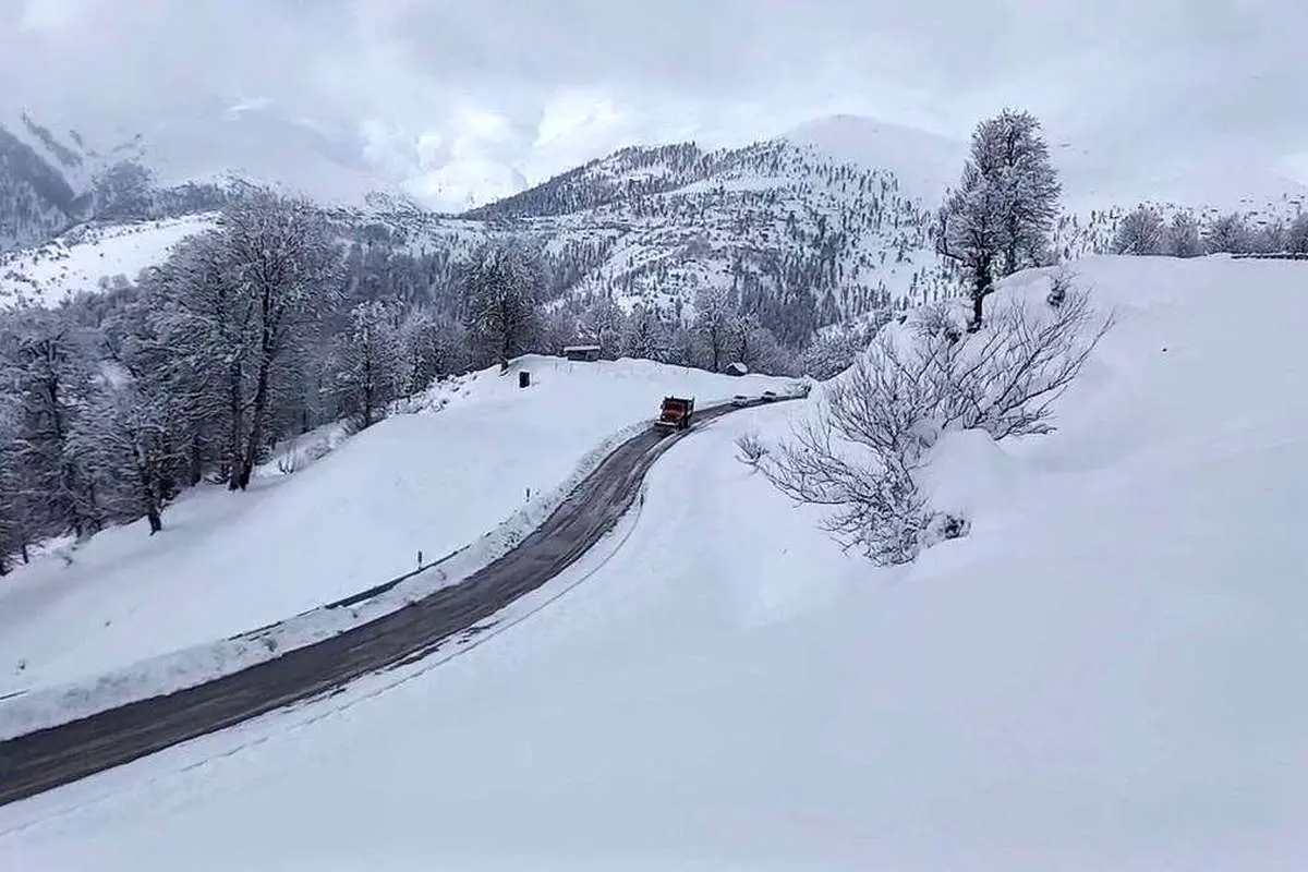 بارش یک متری برف در گیلان؛ قطعی برق در برخی مناطق