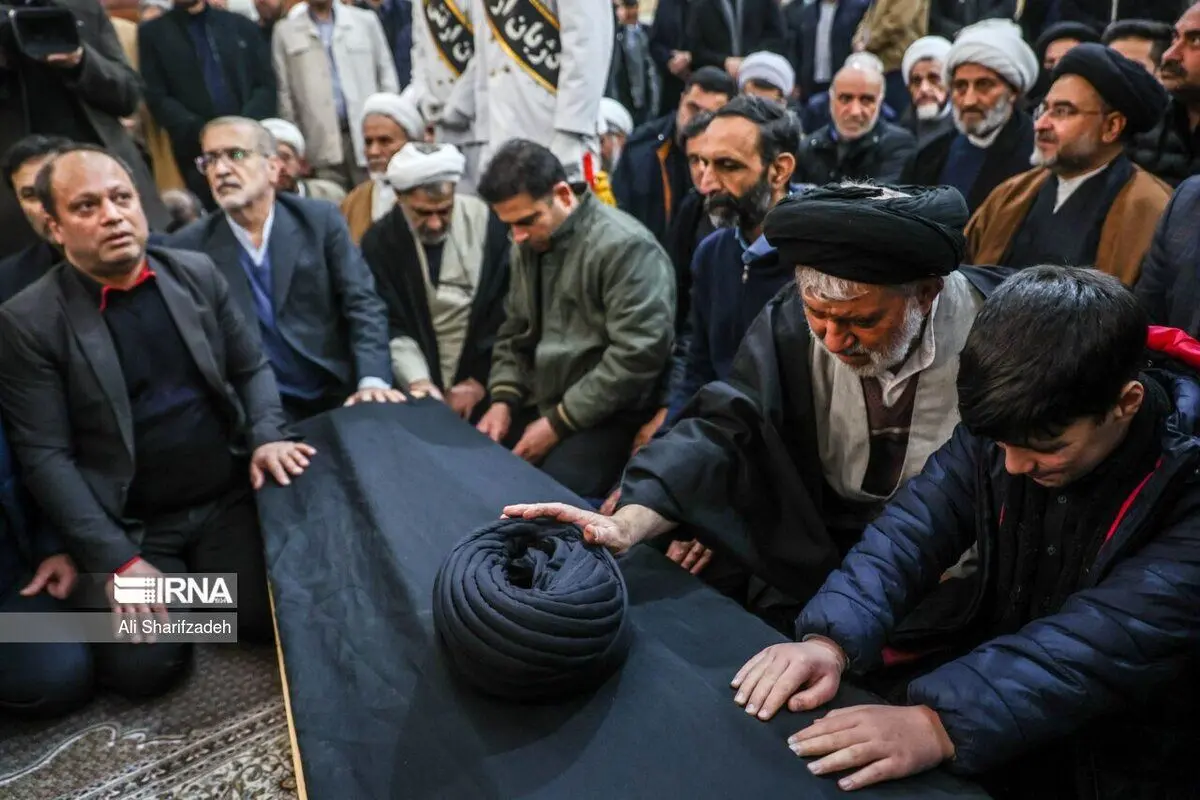 (تصاویر) تشییع پیکر آیت الله موسوی بجنوردی