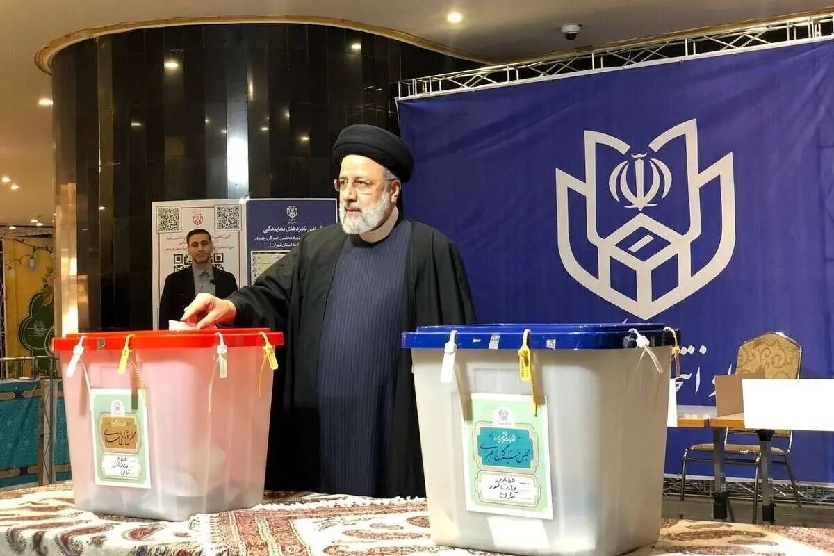 رئیسی رای خود را به صندوق انداخت