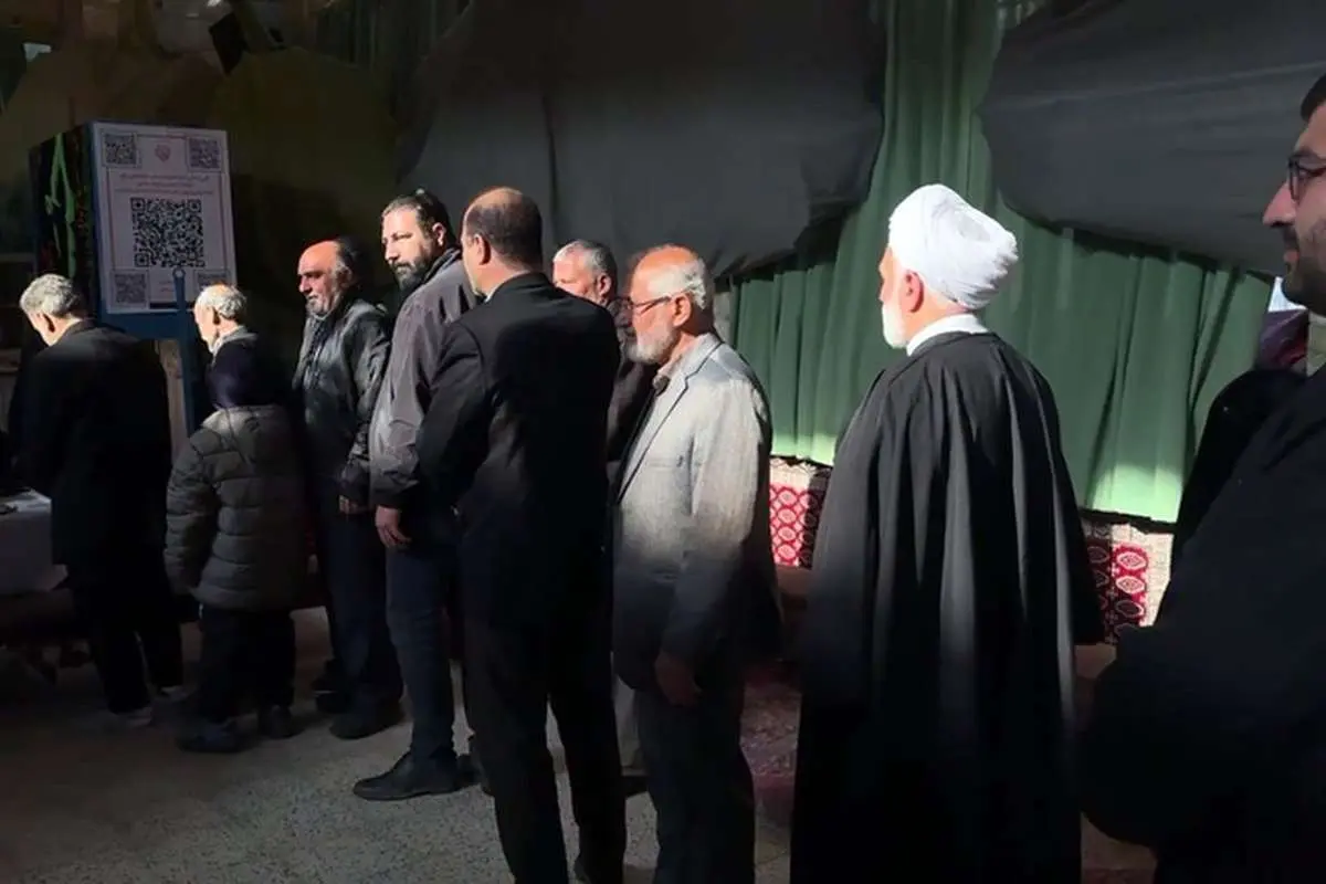 (ویدیو) رئیس قوه قضائیه رای خود را به صندوق انداخت