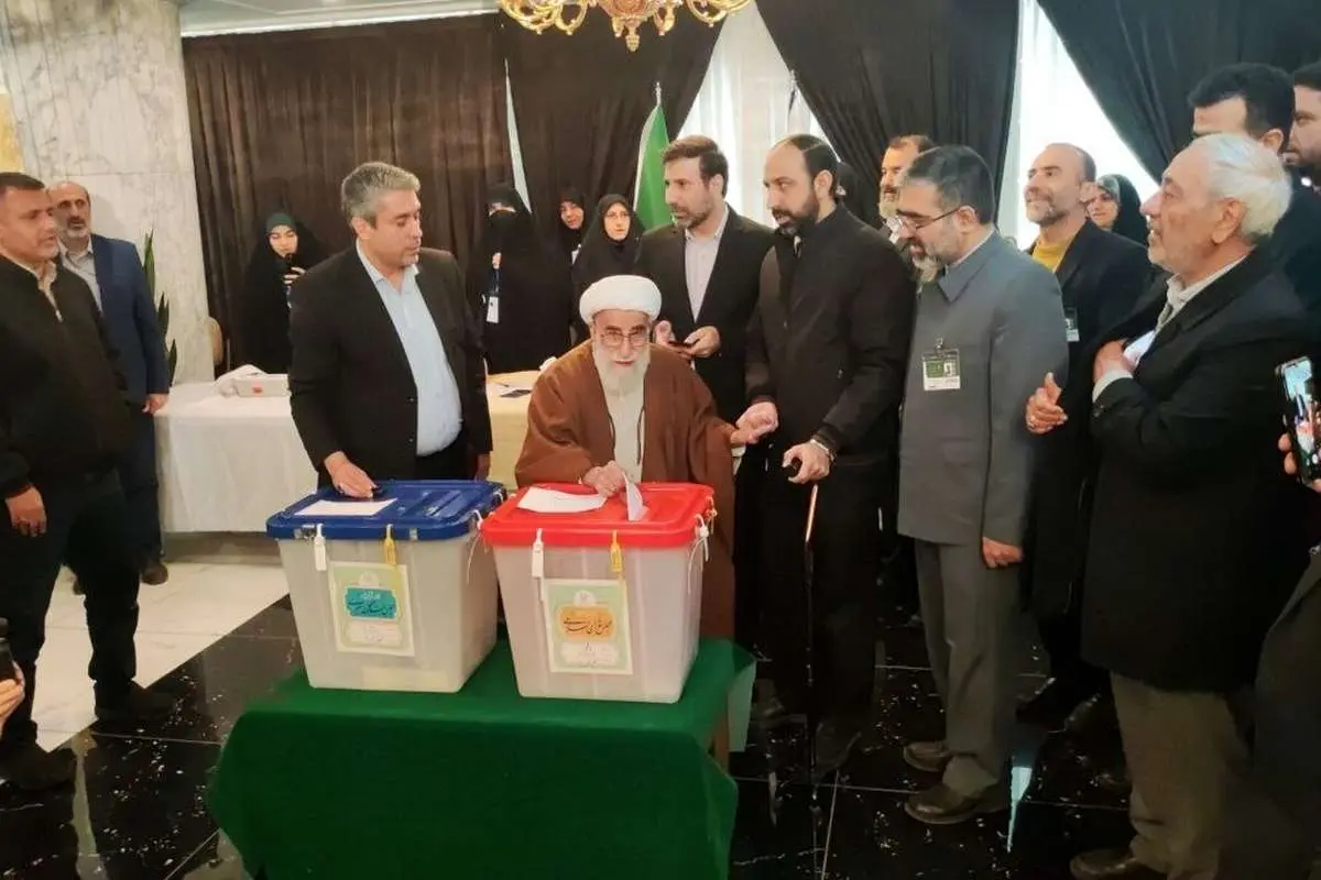 آیت‌الله جنتی رأی خود را به صندوق انداخت