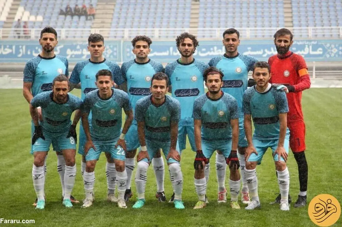 (عکس) مربی استقلالی یک شبه رنگ لوگوی باشگاه را آبی کرد