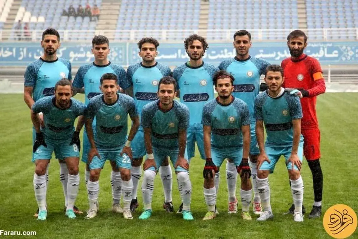 (عکس) مربی استقلالی یک شبه رنگ لوگوی باشگاه را آبی کرد