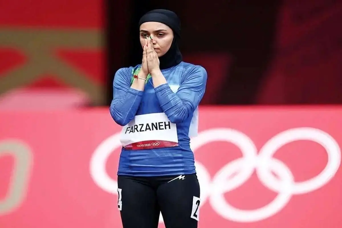 چه کسی نخواست فرزانه به انگلیس برود
