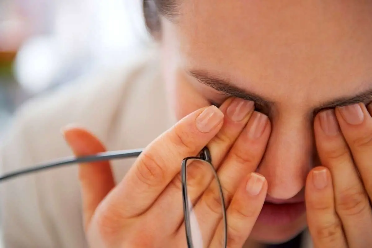 ۱۰ دلیل تاری دید ناگهانی؛ این نشانه‌ها را جدی بگیرید