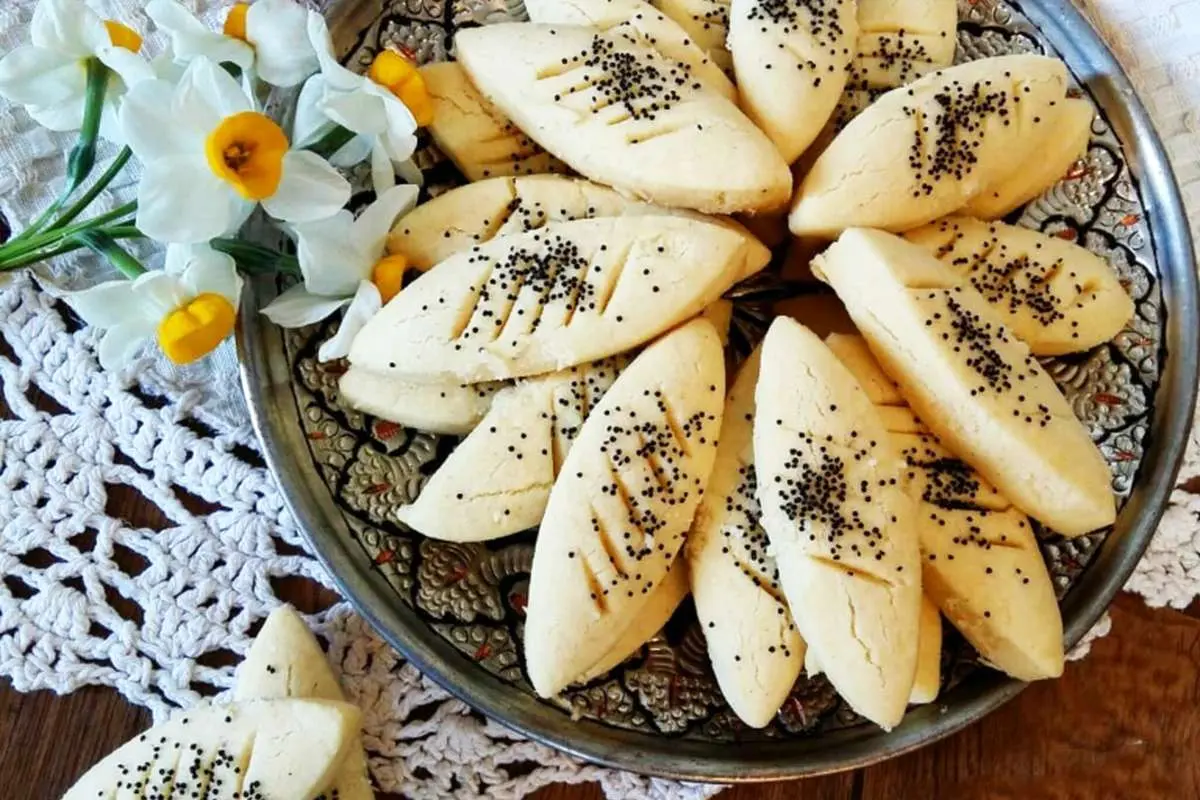 (ویدیو) طرز تهیه شیرینی پادرازی قزوین مخصوص عیدنوروز