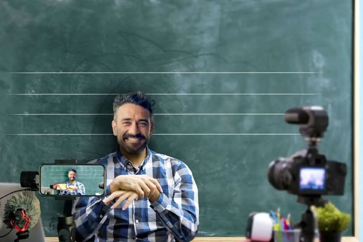 تکذیب «اخراج» دو معلم بلاگر