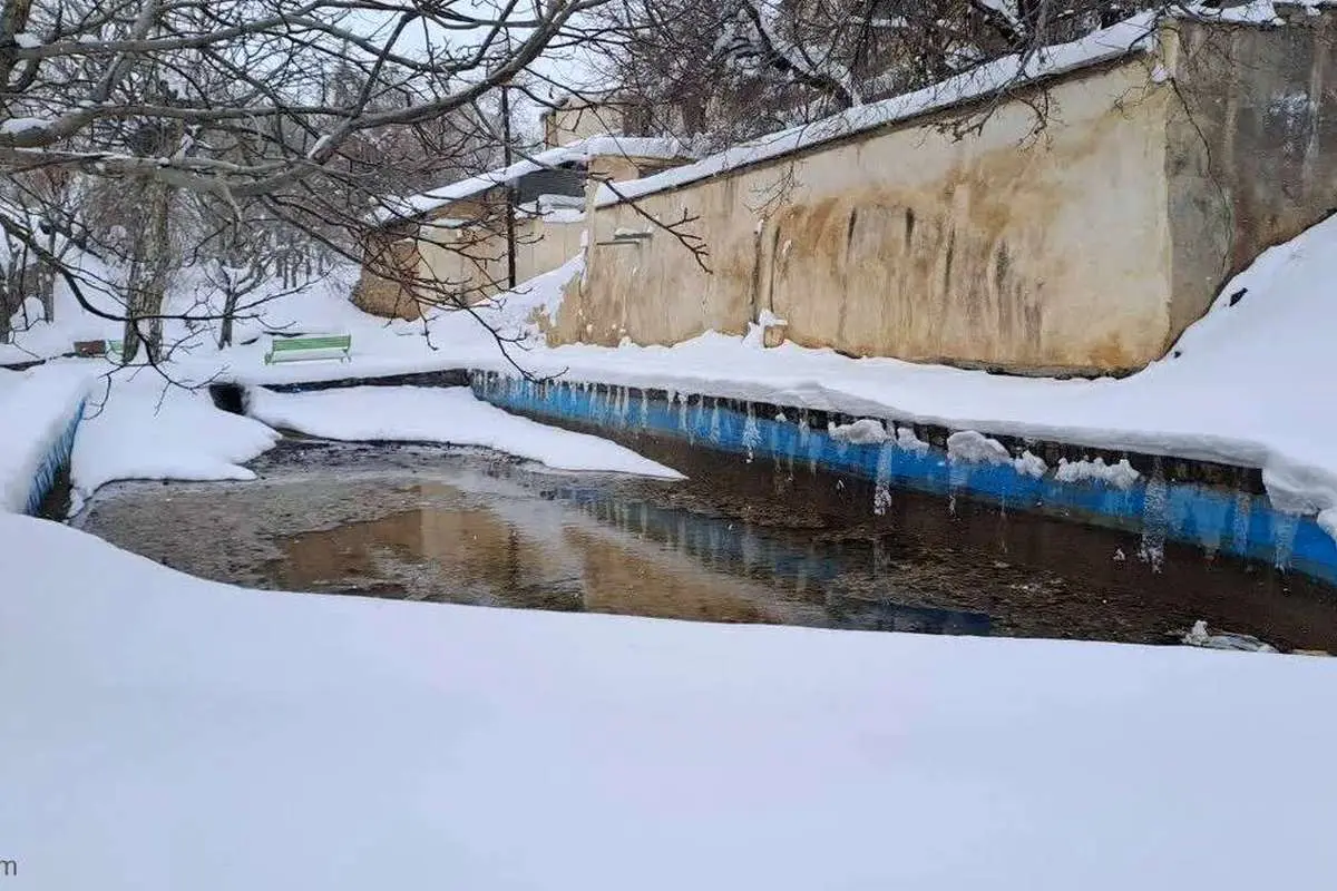 (ویدئو) جدال با برف در گردنه خرازان تفرش