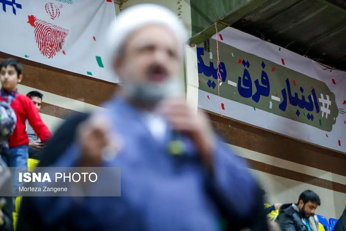 (تصاویر) استقبال صندلی‌های خالی از همایش انتخاباتی رسایی