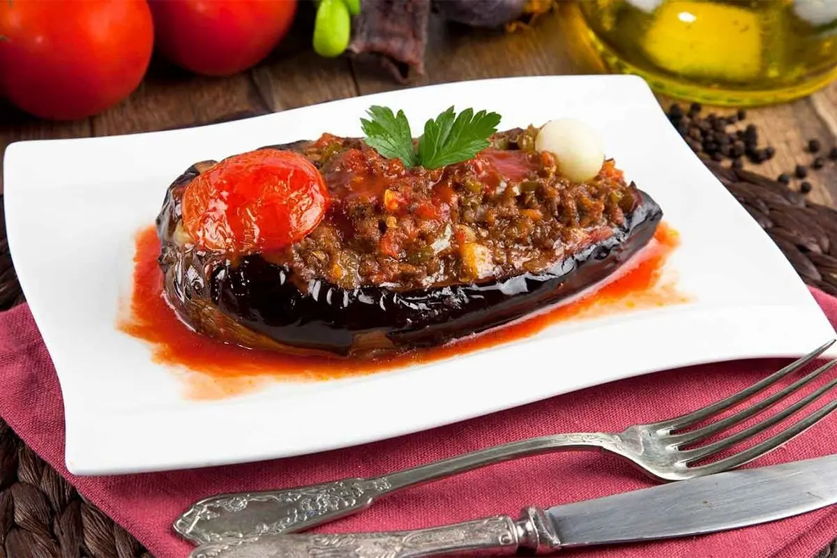 قارنی یاریخ، یک غذای خوشمزه ترکی برای عاشقان بادمجان 