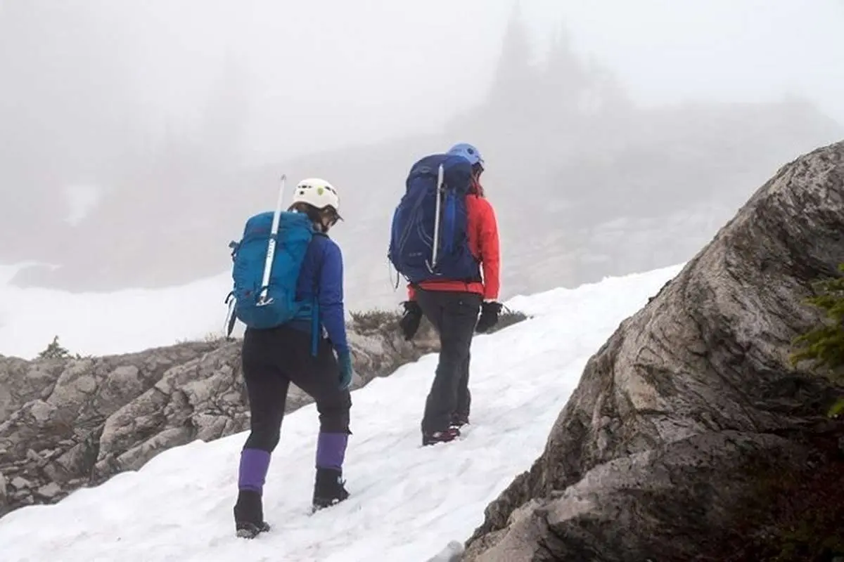 (ویدیو) لحظه دلهره‌آور شکسته شدن نقاب برفی هنگام کوهنوردی