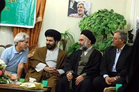 عکس> دیدار نوه امام و حجاریان با عرب سرخی