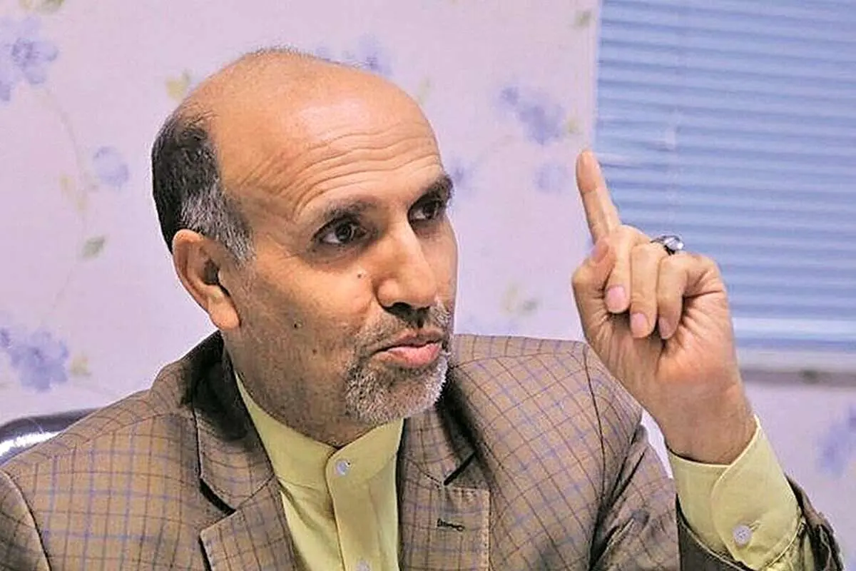 باید انضباط اقتصادی را به کشور بازگردانیم / دولت باید تصمیم بگیرد / قبیله دانشگاه امام صادق در دولت نفوذ دارد