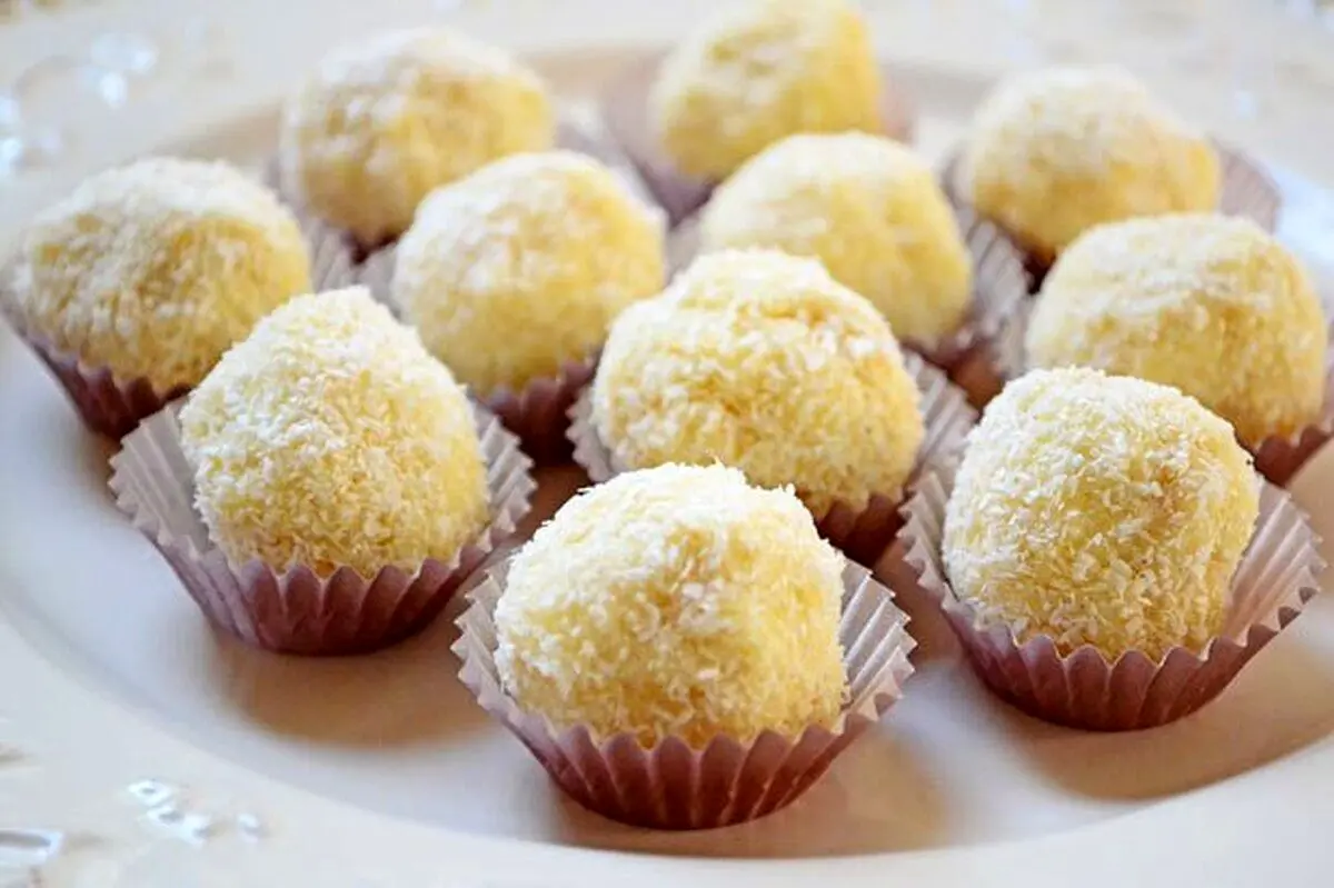 طرز تهیه توپک نارگیلی، یک شیرینی شیک و خوشمزه برای عید نوروز 