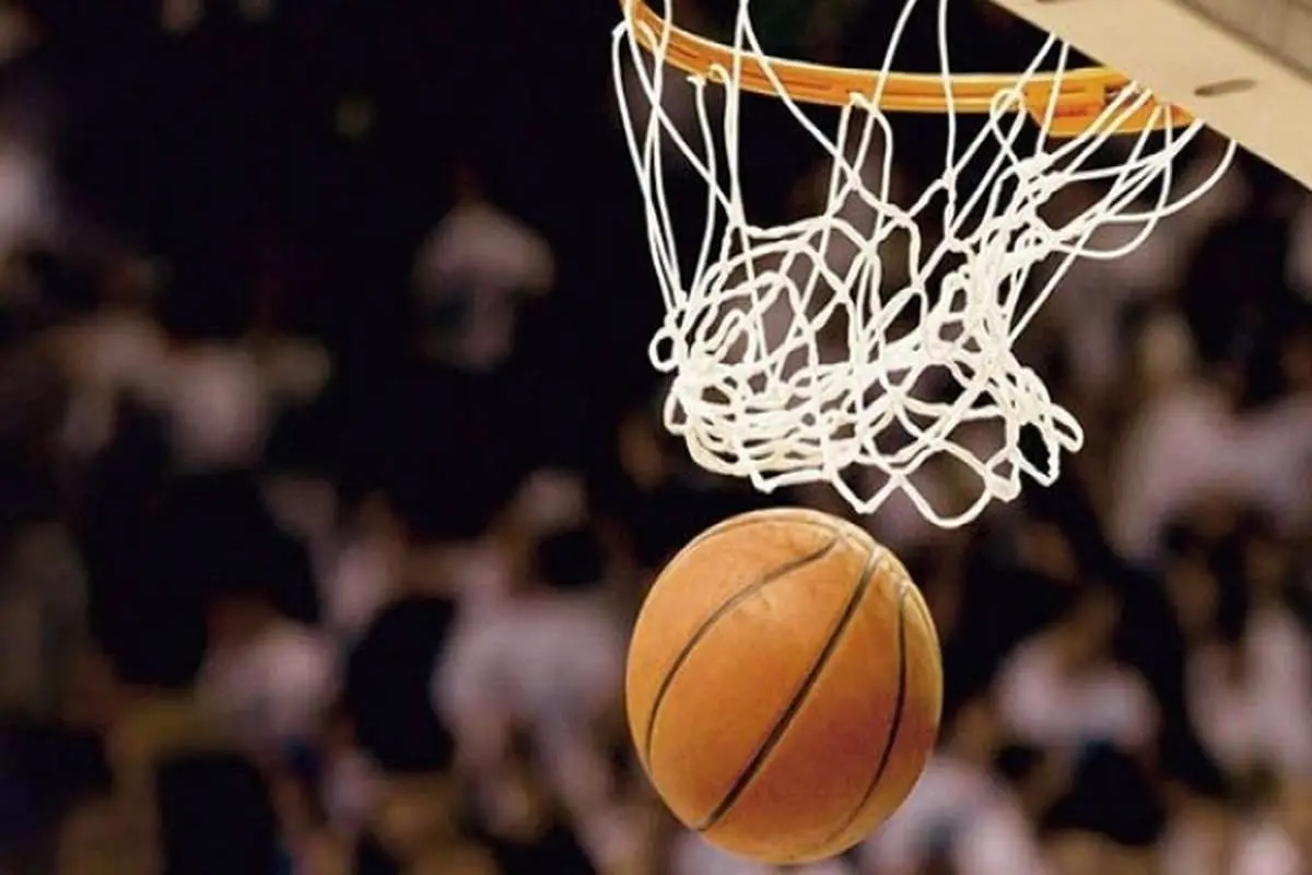 (ویدئو) تخلف عمدی و حرکت ناپسند یک مربی بسکتبال