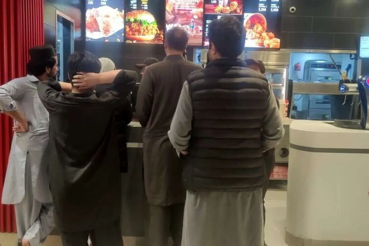 (ویدئو) تعطیلی رستوران کیافسی در مردان پاکستان