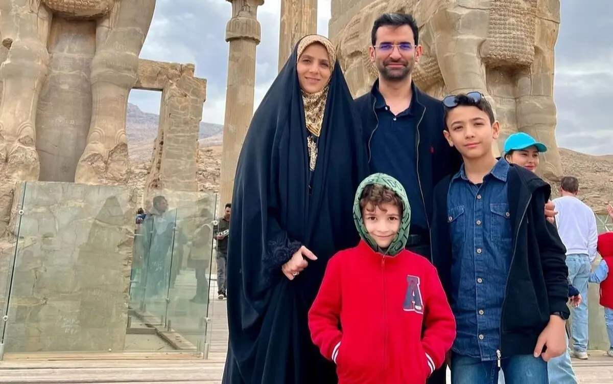 (عکس) آذری جهرمی با همسر و فرزندانش در سفر