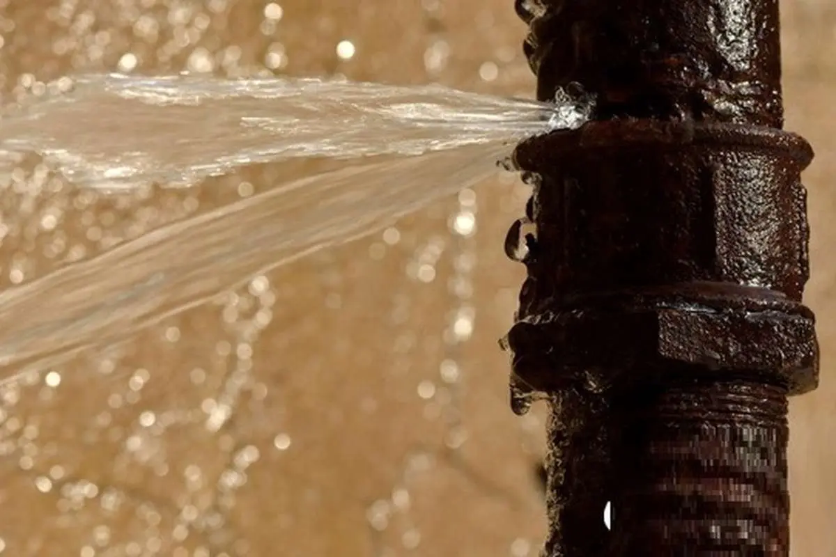 (ویدیو) ۲ روش برای تعمیر نشتی و سوراخ لوله بدون قطع جریان آب