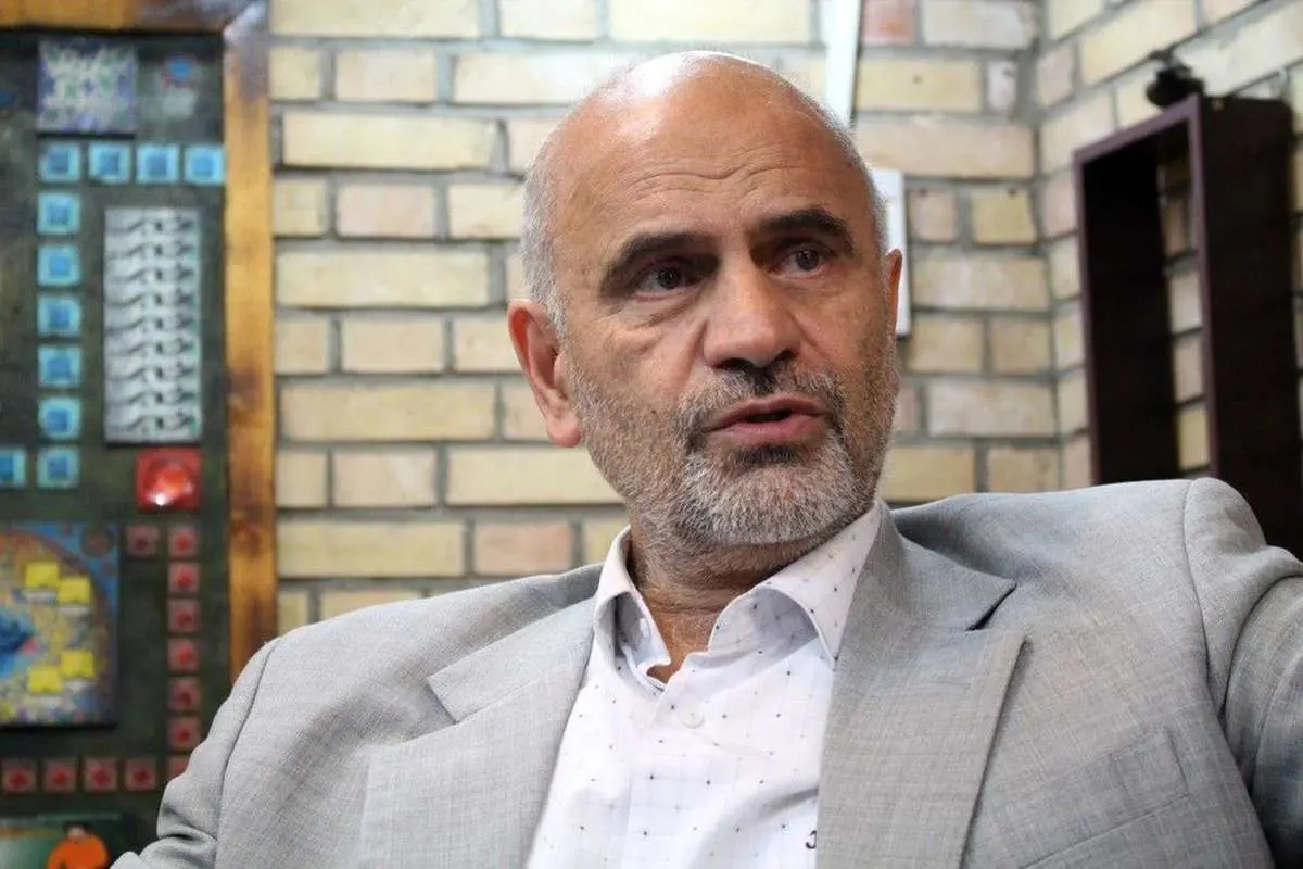 فرشاد مومنی: دانشگاه را خانه اموات کرده اند، نفسی از آن بیرون نمی‌آید