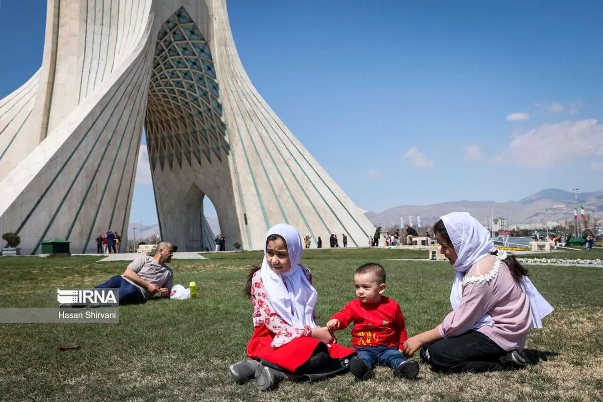 (تصاویر) برج آزادی در دومین روز بهار ۱۴۰۳