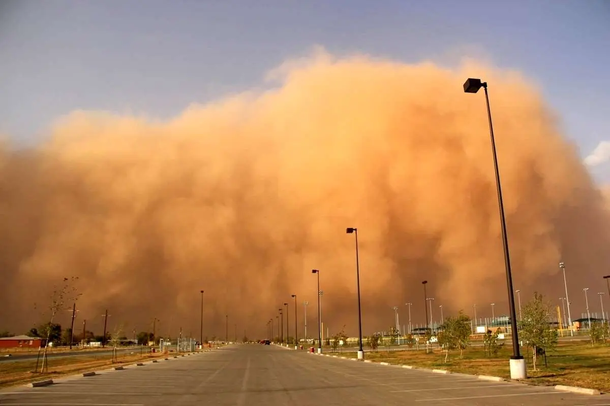 (ویدئو) طوفان شن وحشتناک در جادههای زاهدان