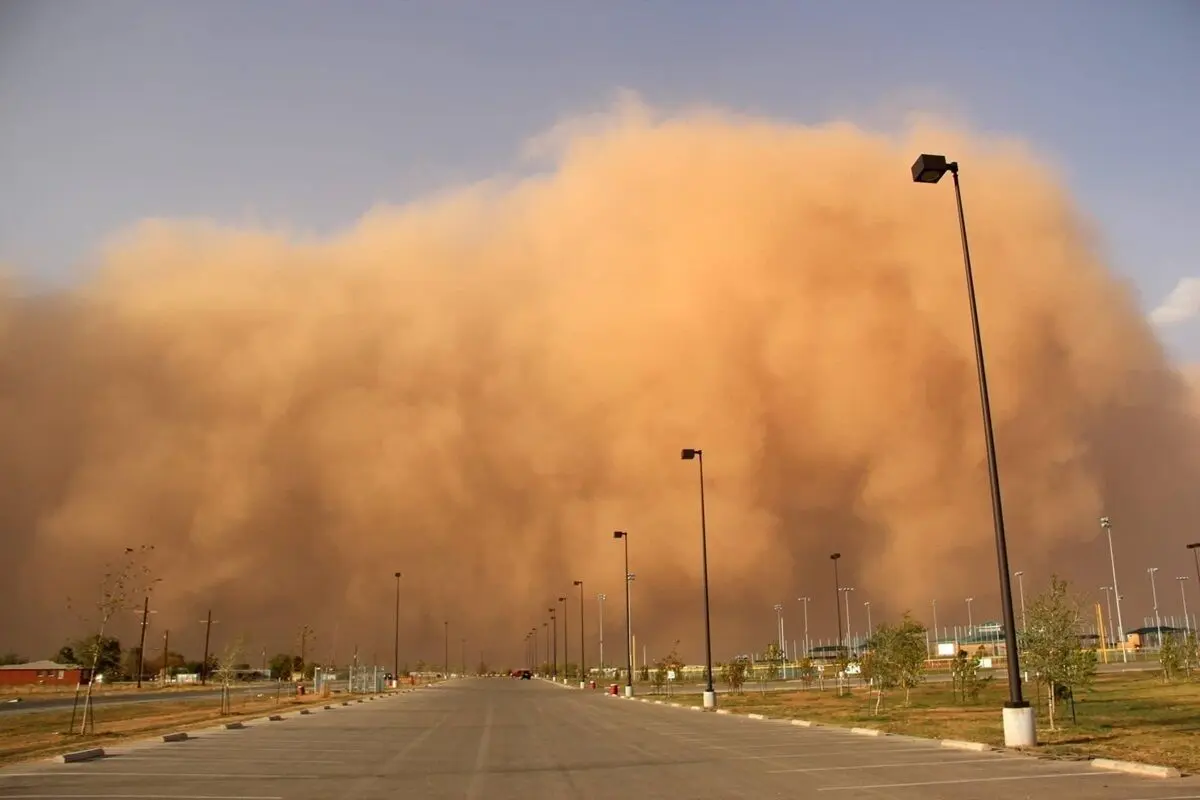 (ویدئو) طوفان شن وحشتناک در جاده‌های زاهدان