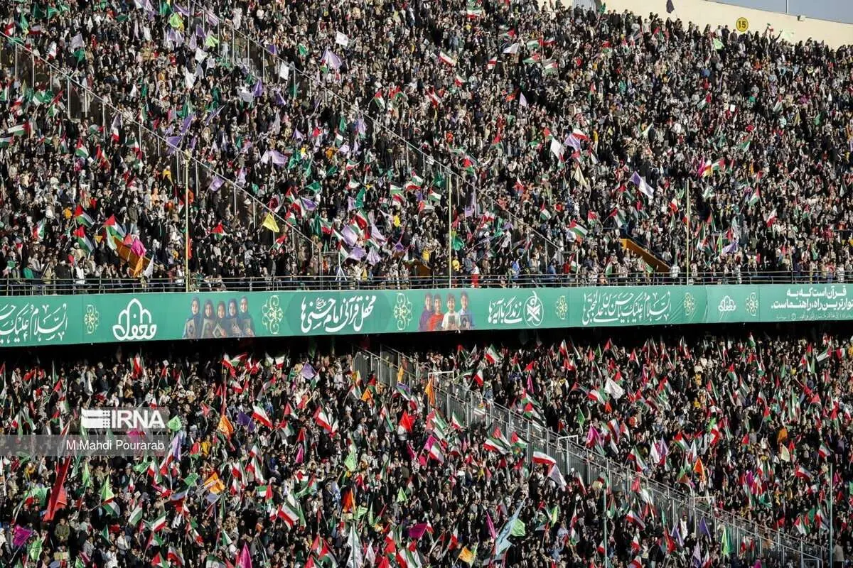 (تصاویر) محفل بزرگ قرآنی امام حسنیها در ورزشگاه آزادی