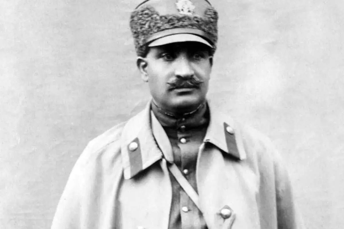  جشن تولد «رضاخان» در کاخ زعفران؛ 24 اسفند ماه 1317 