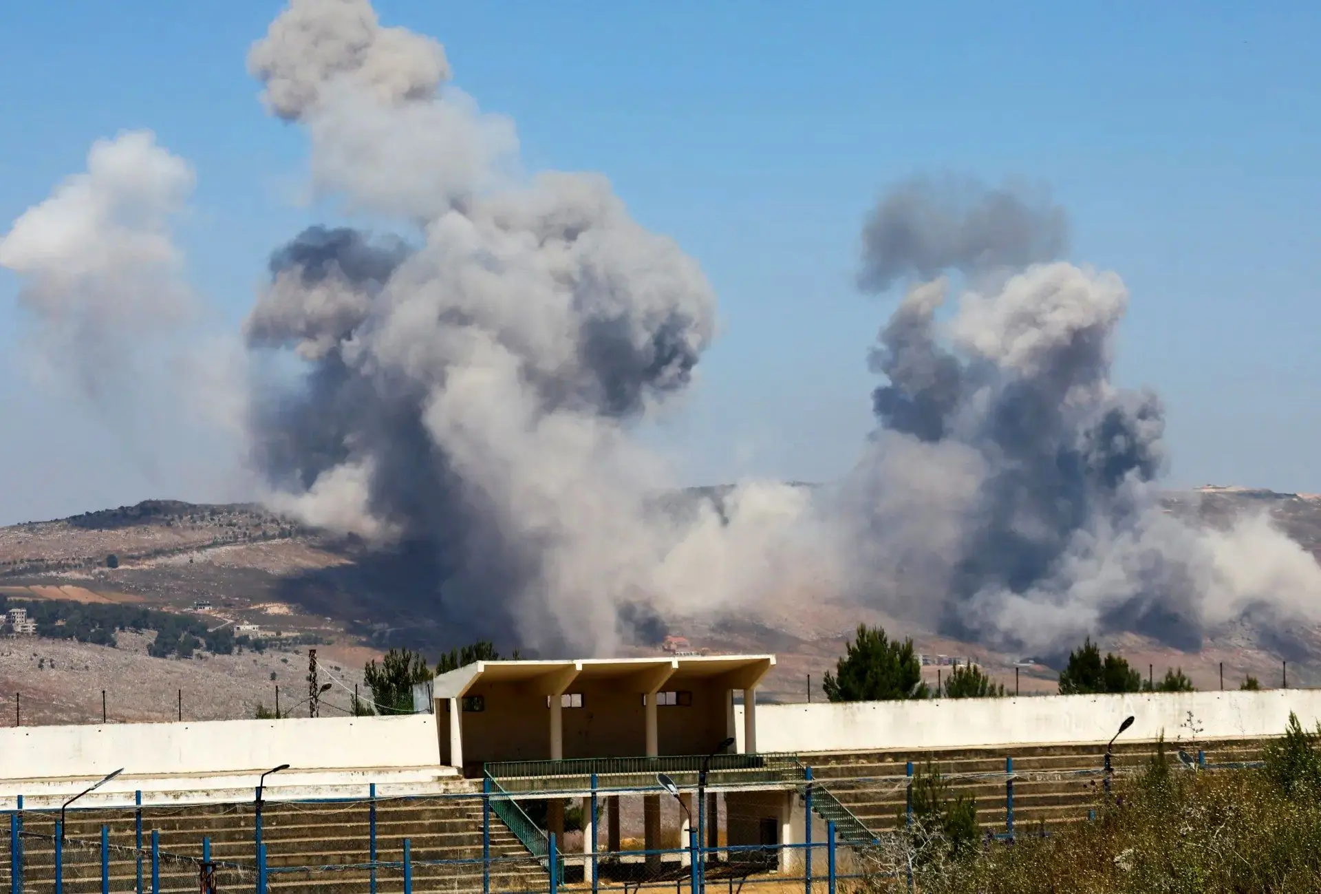  تصاویری از حمله اسرائیل به تبنا و النمیریه در جنوب لبنان