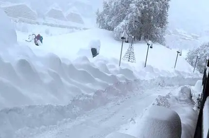 بارش 1.5 متر برف در استان کونئو ایتالیا